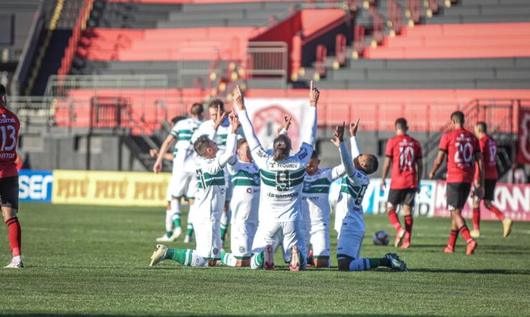 Coritiba assume ponta da Série B após vitória sobre Brasil de Pelotas