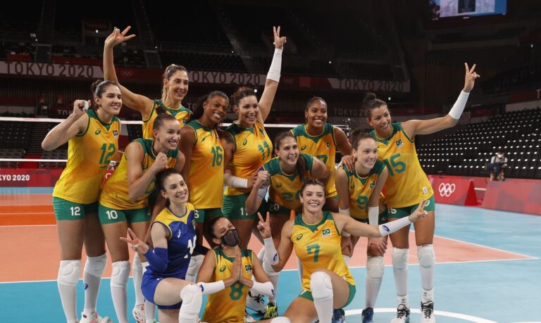 Vôlei: Brasil vence Quênia e pega o Comitê Russo nas quartas em Tóquio