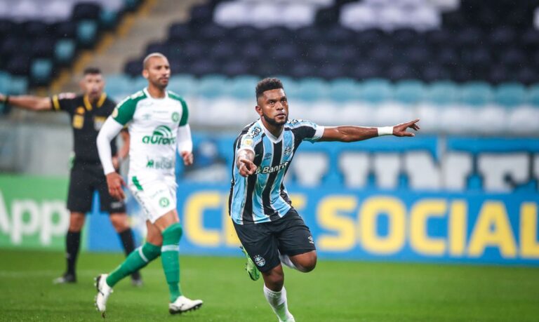 Com gol do estreante Borja, Grêmio vence Chapecoense