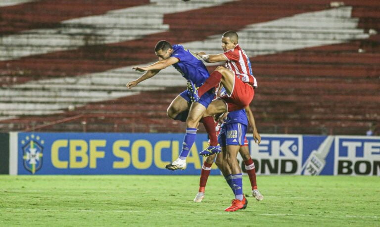 Série B: Cruzeiro derrota Náutico no Recife e se afasta do Z4