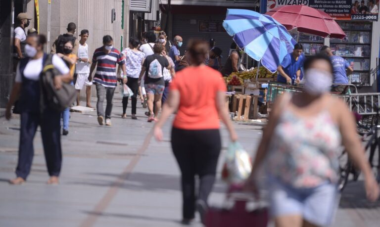 IBGE: mulheres somavam 52,2% da população no Brasil em 2019