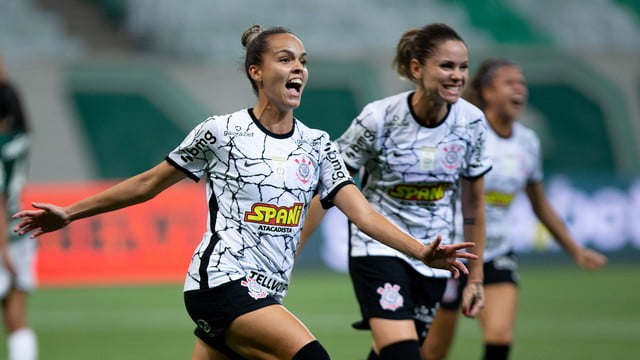 Gabi Portilho faz golaço, e Corinthians sai na frente do Palmeiras na final do Brasileiro Feminino