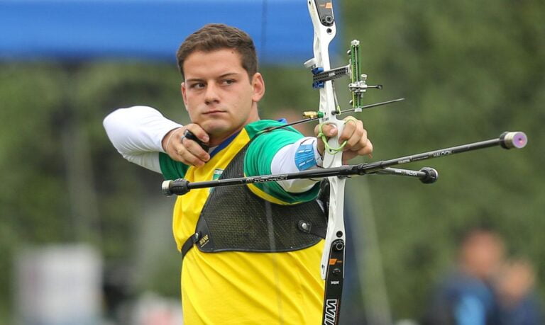 Marcus D’Almeida é vice-campeão do Mundial de tiro com arco