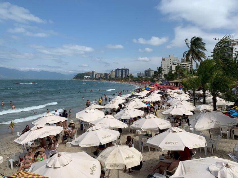 Praias do Litoral Norte de SP ficam lotadas no 1º dia do feriado prolongado de 7 de Setembro