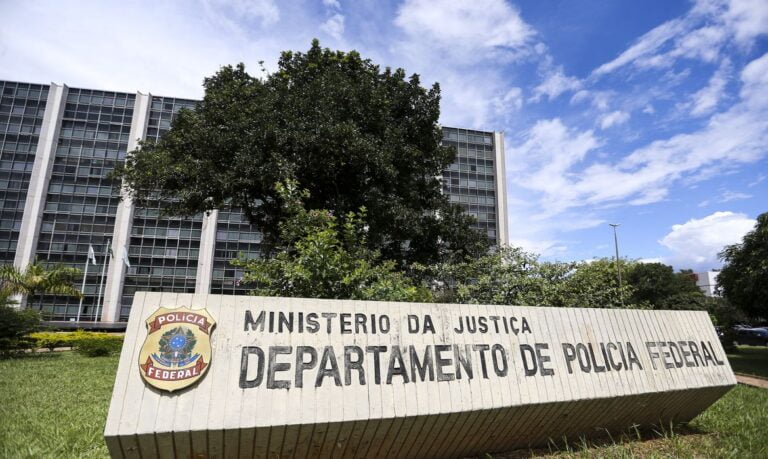 PF apreende 329 kg de cocaína em exportadora de Paranaguá, no Paraná