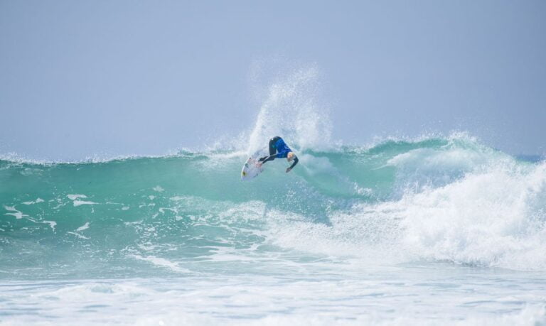 Tatiana Weston-Webb leva o vice no Circuito Mundial de Surfe feminino