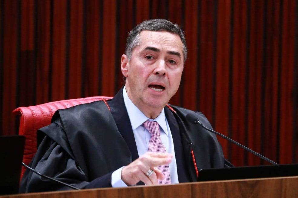 TSE tem 3 votos pelo arquivamento de ações contra chapa Bolsonaro-Mourão; julgamento é suspenso