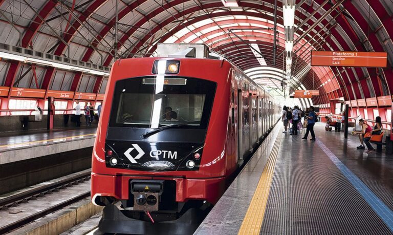 Falha no metrô prejudica passageiros em São Paulo