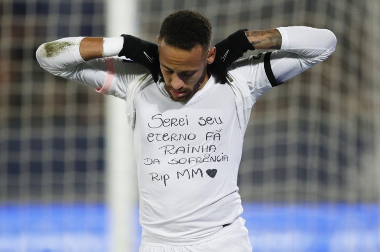 Neymar faz homenagem para Marília Mendonça em jogo do PSG: “Serei seu eterno fã”