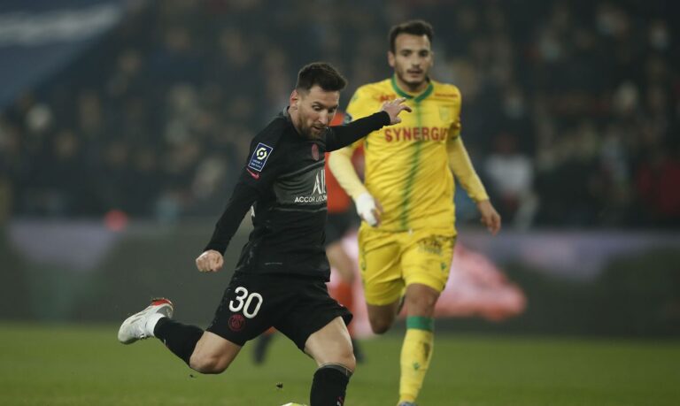 Messi marca seu primeiro gol pelo PSG no Campeonato Francês