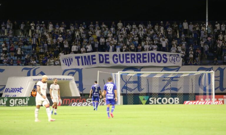 Série B: Avaí e Vitória empatam em 1 a 1