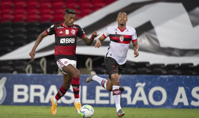 Flamengo enfrenta Atlético-GO tentando manter sonho do Brasileiro vivo