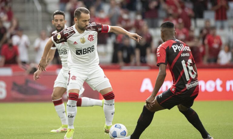 Brasileiro: Athletico-PR arranca empate com Flamengo