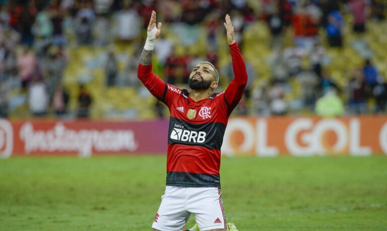 Flamengo vence Bahia e continua sonhando com o Brasileiro