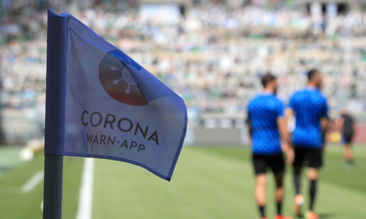 Liga alemã rejeita interromper temporada por disparada de covid-19