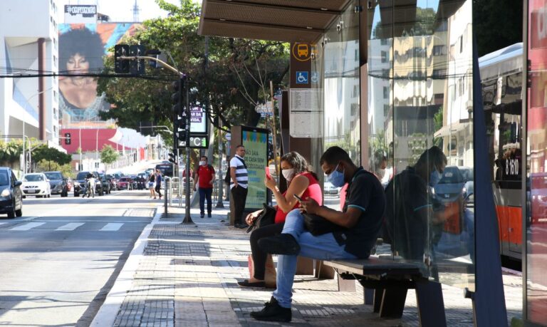 Máscara em ambiente aberto será flexibilizada dia 11 de dezembro em SP