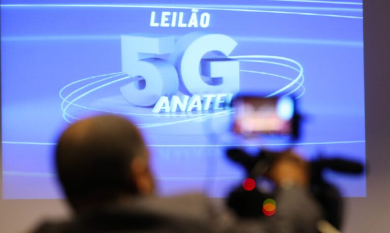 Governo e empresas assinam termo de concessão de frequências para o 5G