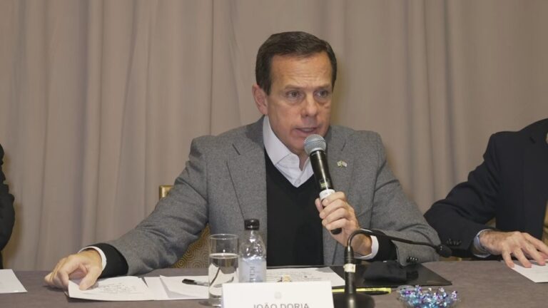 Doria contraria Anvisa e mantém intervalo de 4 meses no reforço vacinal