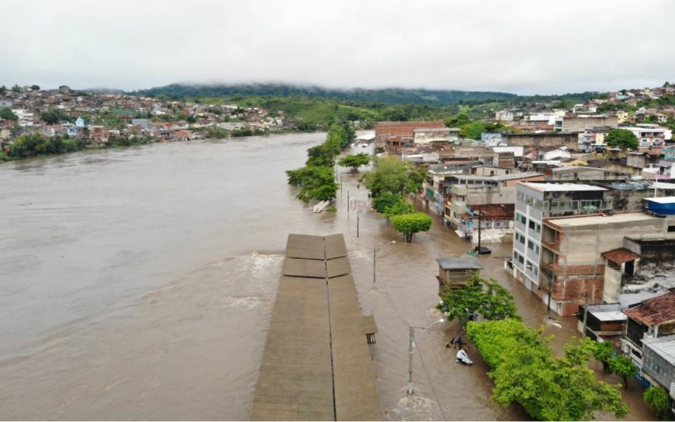 Mais de 430 mil pessoas são afetadas pela chuva na Bahia; números de desabrigados e desalojados sobem