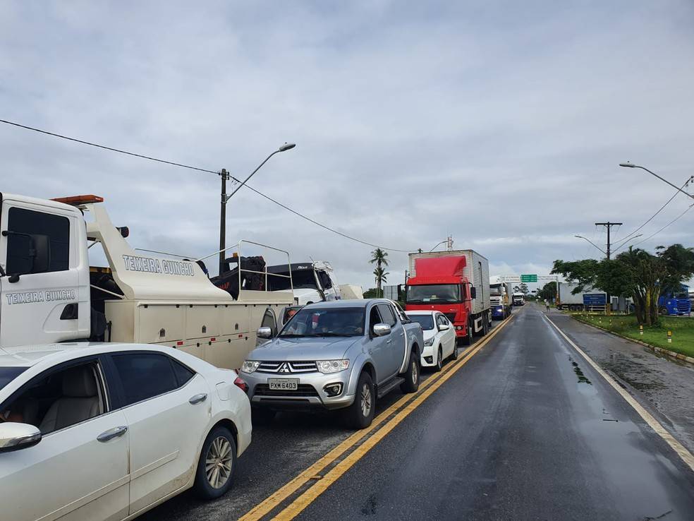 Chuvas no sul da Bahia: Ponte que liga Eunápolis a Itabela segue interditada