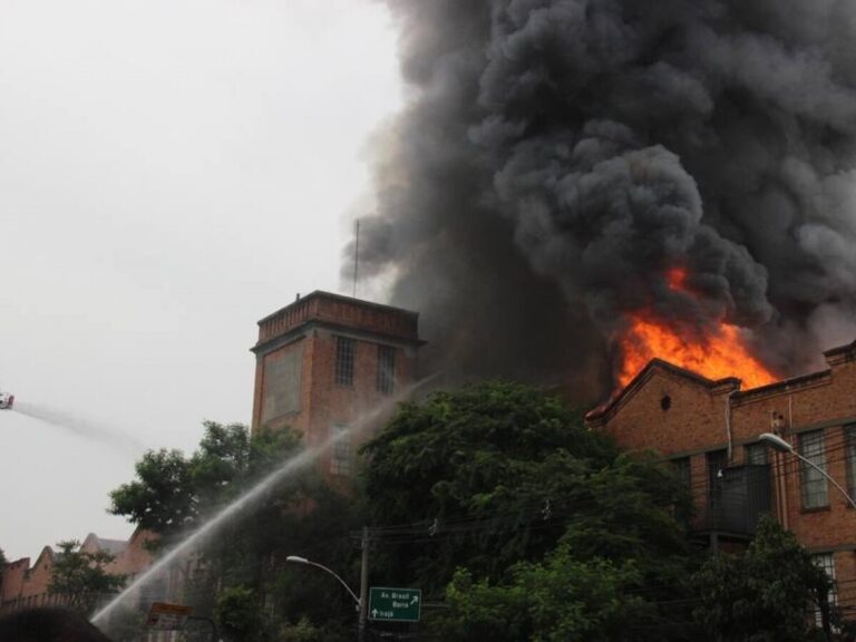 Incêndio de pequenas proporções atinge torre de shopping center no Rio