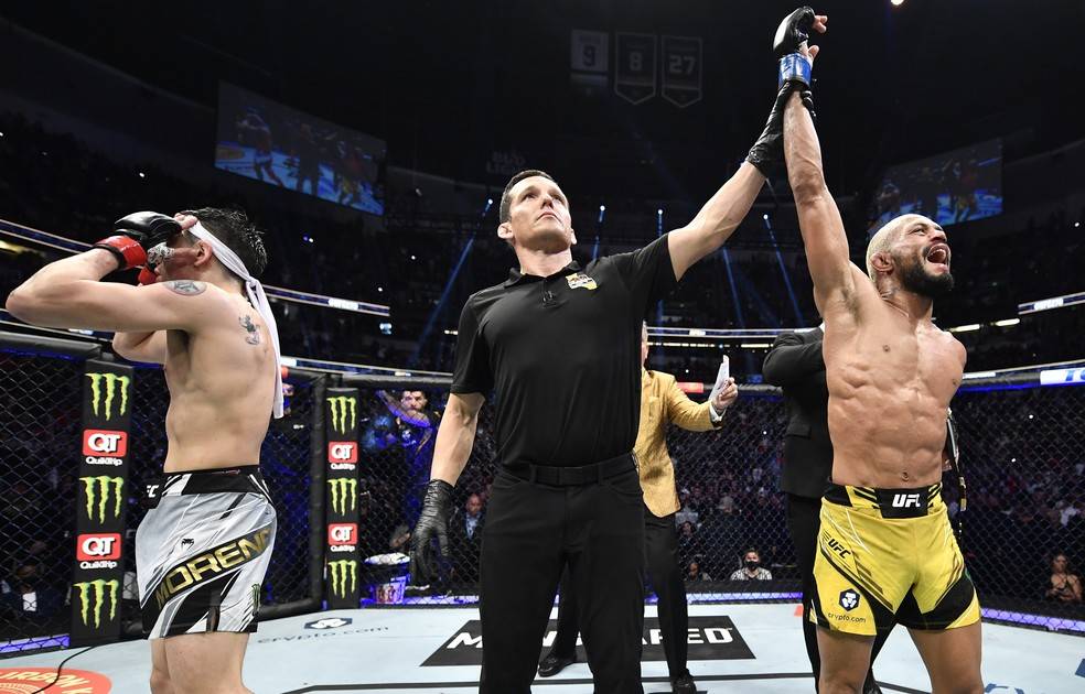 UFC 270: Deiveson Figueiredo vence Brandon Moreno em grande luta e retoma título