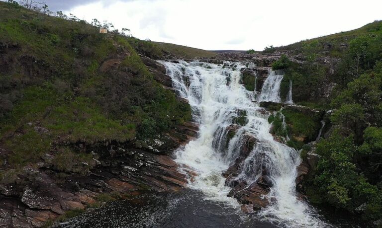 Chuvas em MG elevam nível do São Francisco e ameaçam cidades baianas