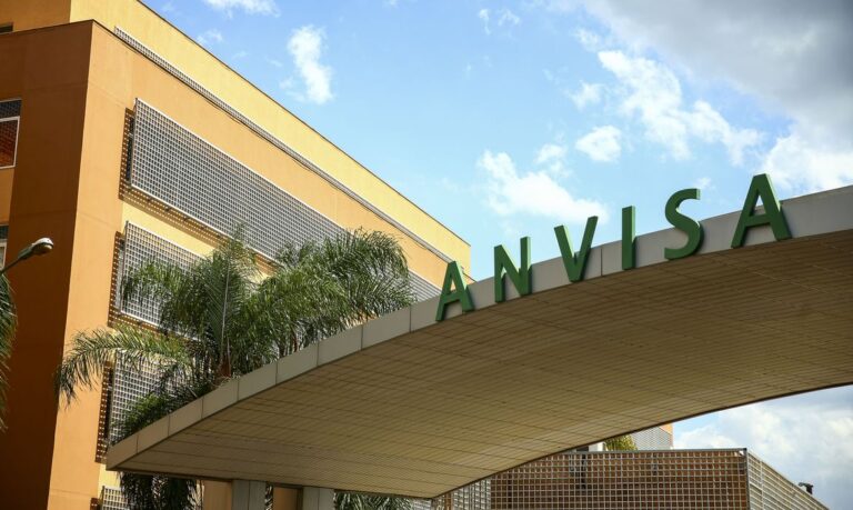 Anvisa aprova três produtos a base de cannabis