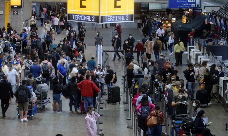 Rodoviárias e aeroportos esperam mais passageiros durante o carnaval