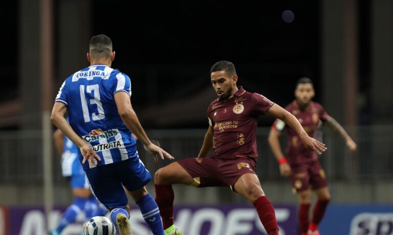 Com um a menos, Bahia arranca empate com CSA pela Copa do Nordeste