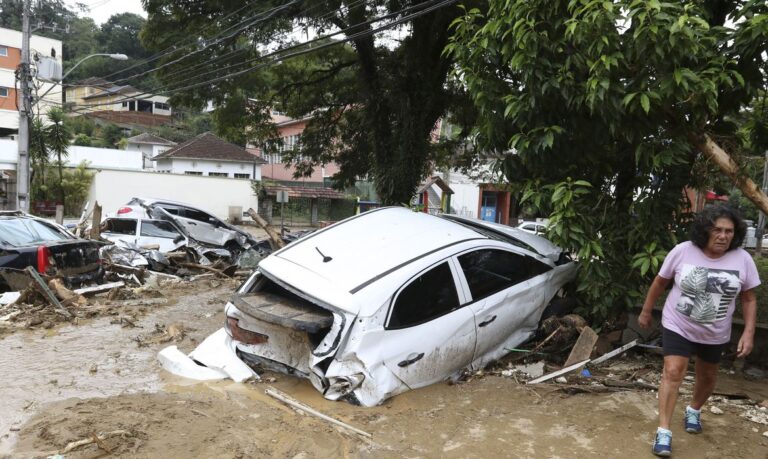 Petrópolis teve ontem chuvas mais intensas que em 2011, diz professor