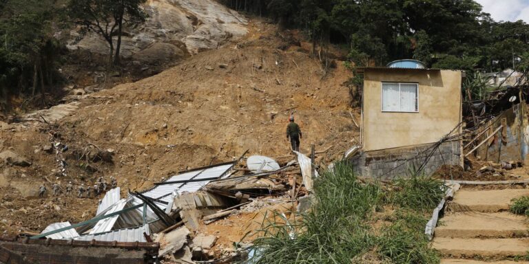 Famílias de Petrópolis afetadas pelo temporal receberão benefícios