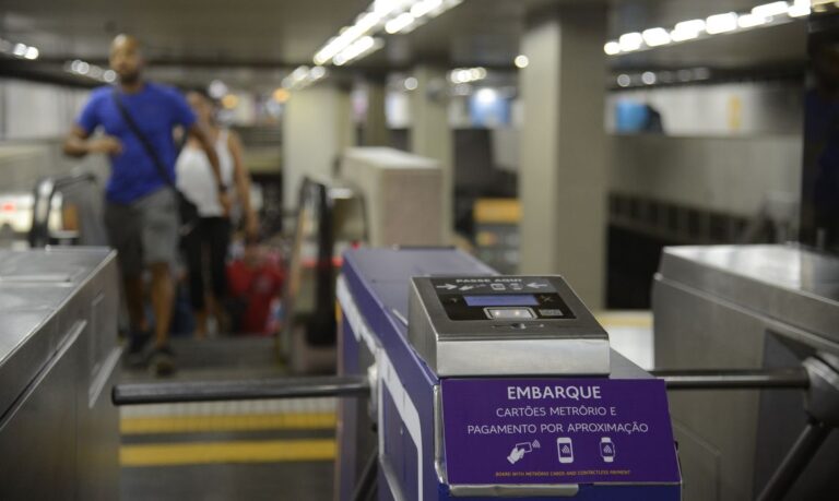 Covid-19: Metrô do Rio será grátis para crianças no dia de vacinação