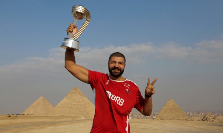 Olivinha faz história no Flamengo como bicampeão mundial de basquete