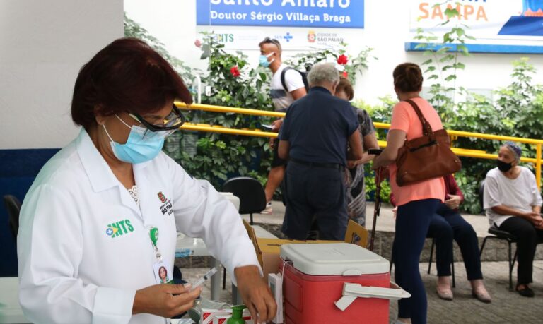 Covid-19: SP prevê aplicar quarta dose em idosos a partir de abril