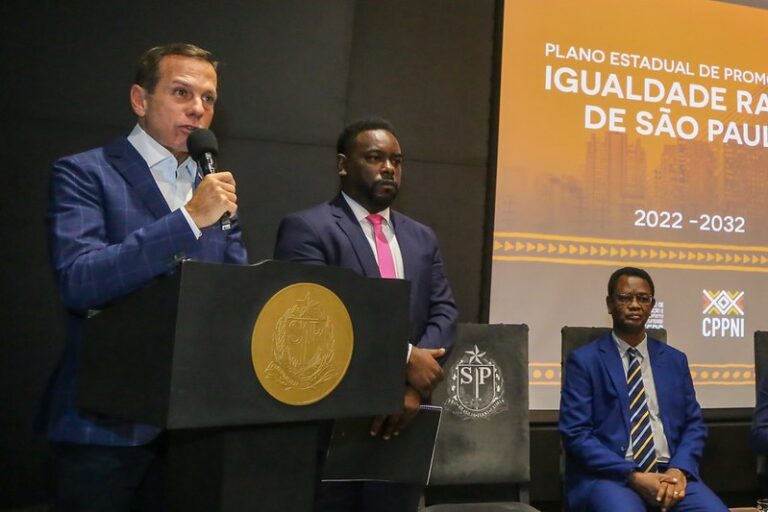 Procon de SP lança cartilha de enfrentamento ao racismo no comércio