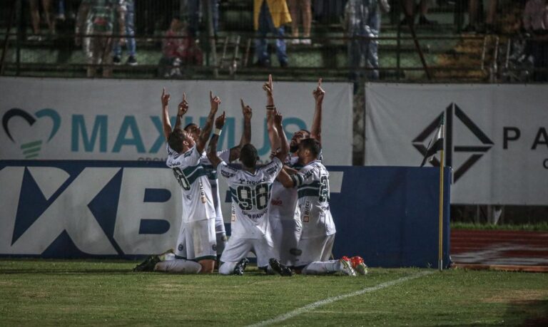 Paranaense: Coritiba vence Maringá no primeiro jogo da decisão