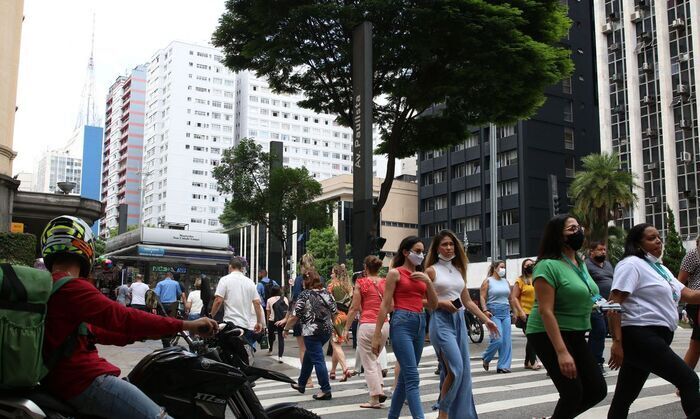 Coivd-19: Brasil tem 29,8 milhões de casos e 658,5 mil mortes