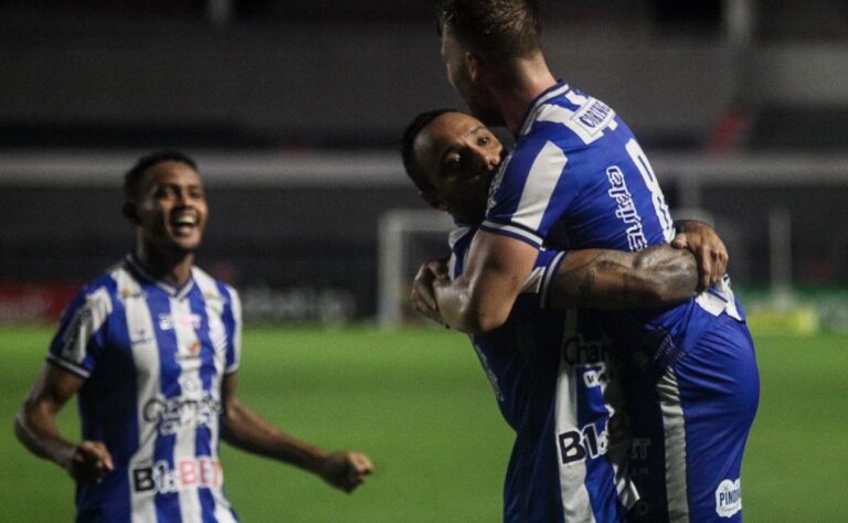 CSA goleia o Paysandu no Rei Pelé e se classifica para a terceira fase da Copa do Brasil