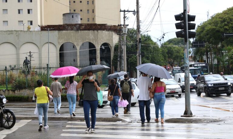 Outono chega com menos chuvas na capital paulista, diz meteorologista