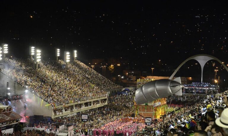 Rio fará carnaval em abril; escolas da Série Ouro abrirão desfiles