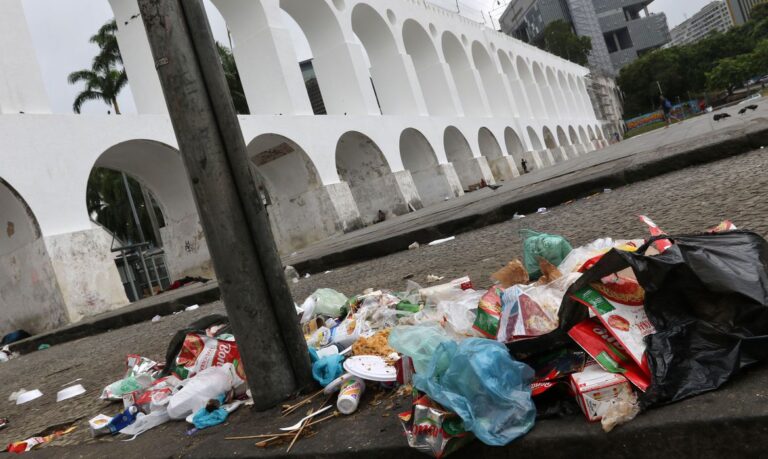 Garis do Rio de Janeiro entram em greve por reposição salarial