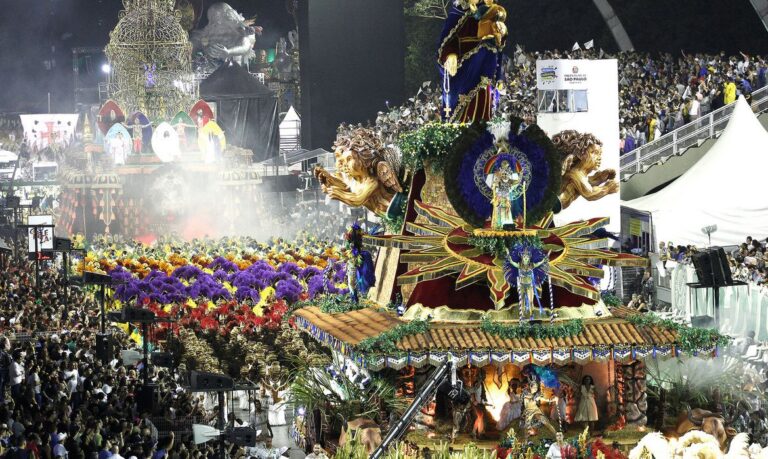 Desfile das campeãs do carnaval de SP terá oito escolas