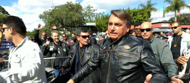 Bolsonaro: acordo entre WhatsApp e TSE ‘é inaceitável e não será cumprido’