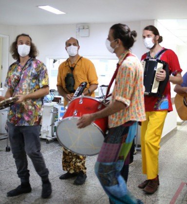 Após dois anos, Doutores da Alegria voltam aos hospitais do Rio