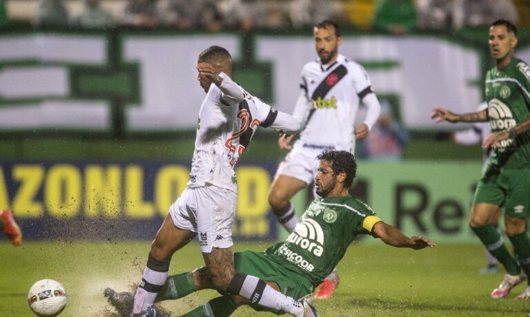 Jogando na Arena Condá, Vasco empata com Chapecoense