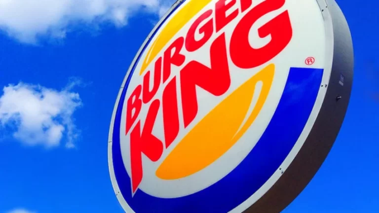 Procon suspende venda de sanduíche do Burger King no DF