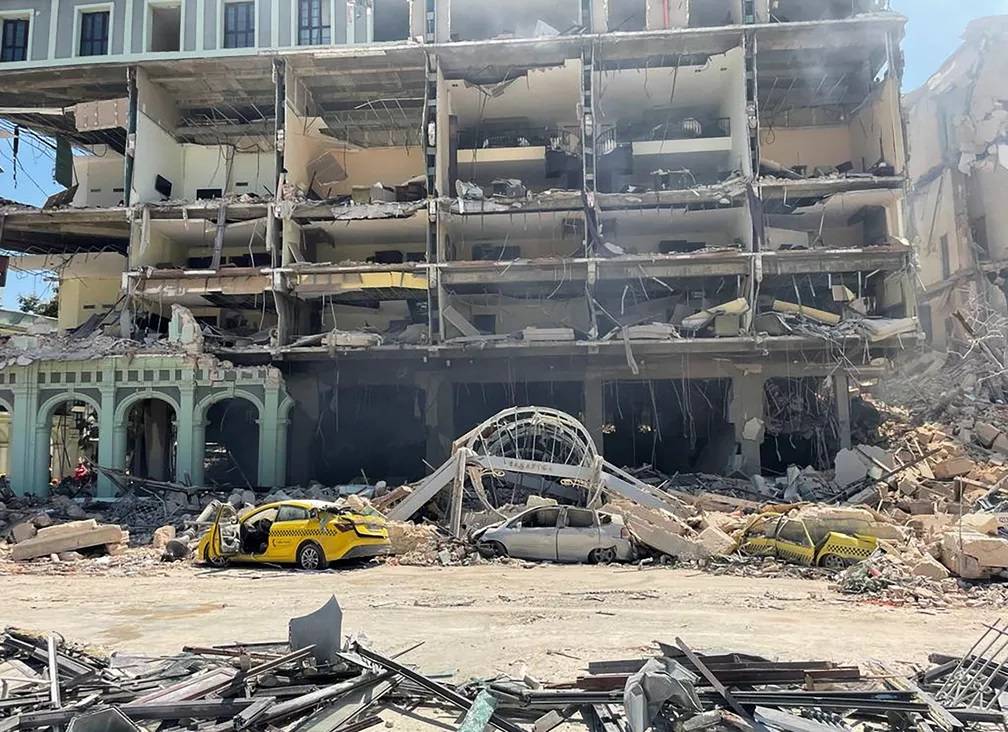 Forte explosão deixa 8 mortos e 30 feridos em hotel de luxo em Havana