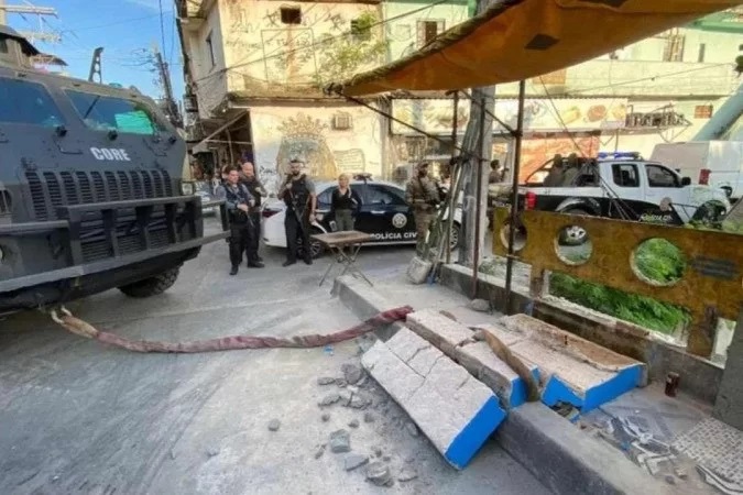 Polícia Civil derruba monumento às vítimas da chacina do Jacarezinho