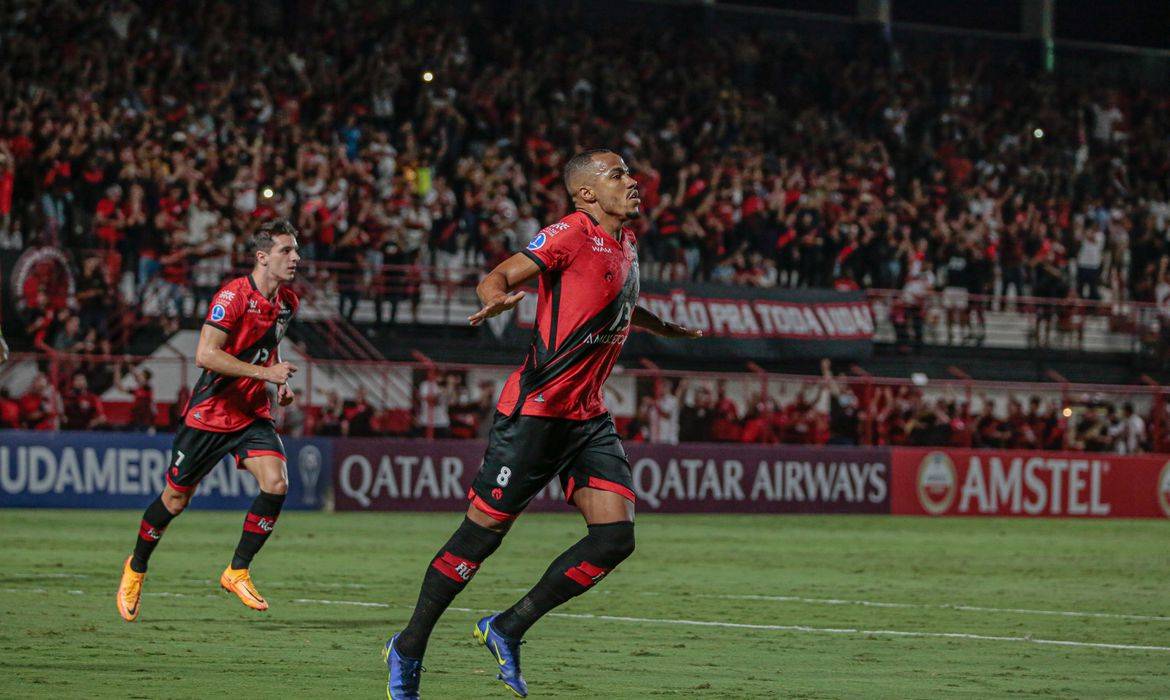 Sul-Americana: Atlético-GO vence em casa e mantém liderança do Grupo F